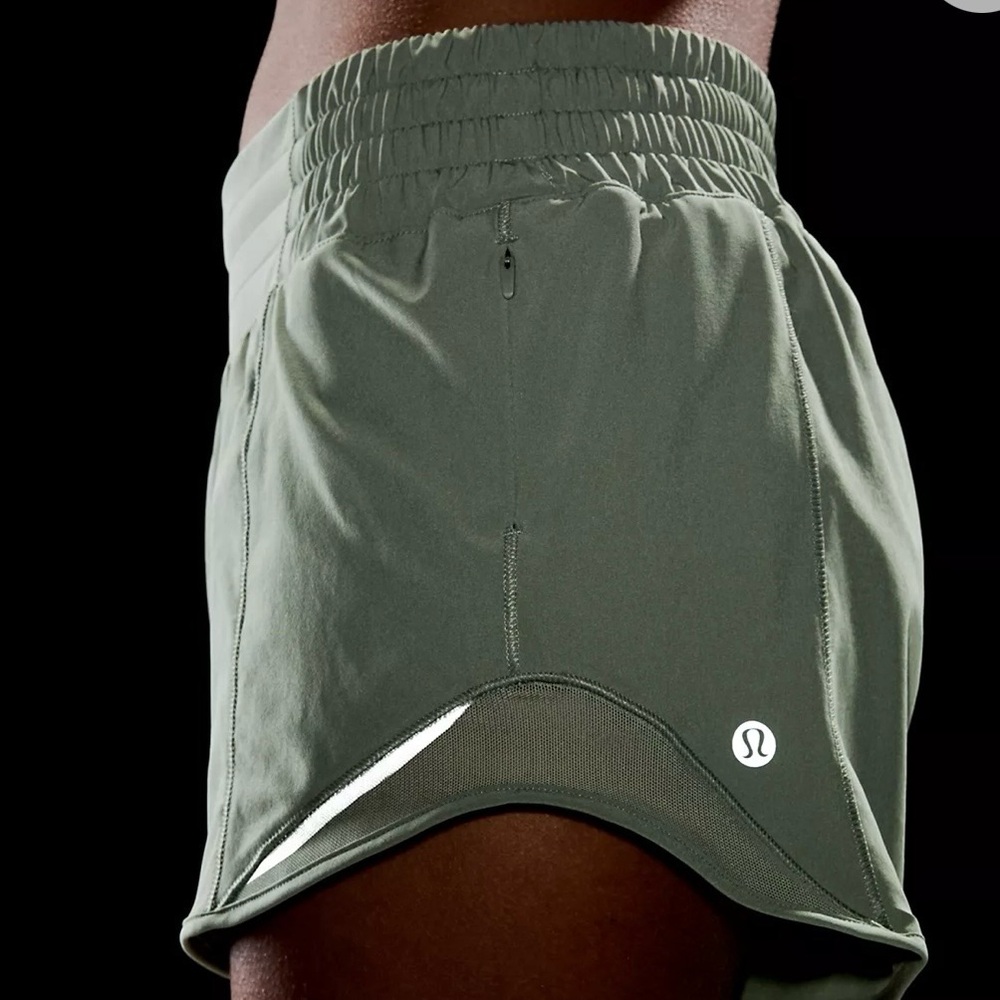 Lululemon high rise hottie hot Shorts 2.5” in Willow leaf XS - Picture 2 of 10
